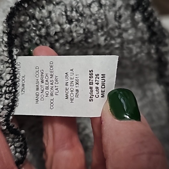 BLACK & WHITE vest - Picture 3 of 5